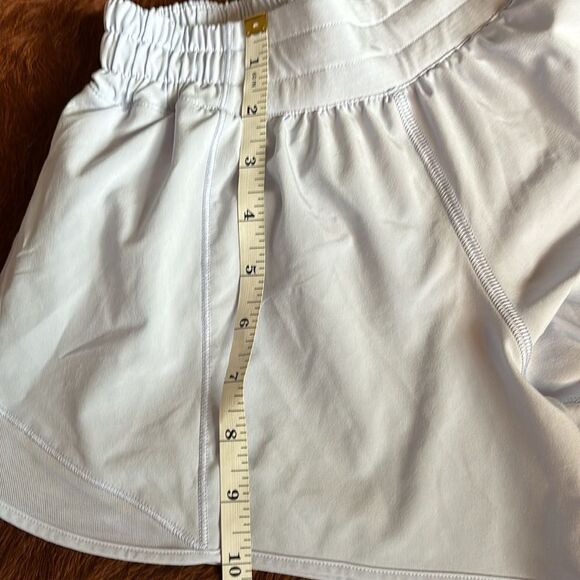 Lululemon Hotty Hot High-Rise Short 4"
Blue Linen - Picture 4 of 8